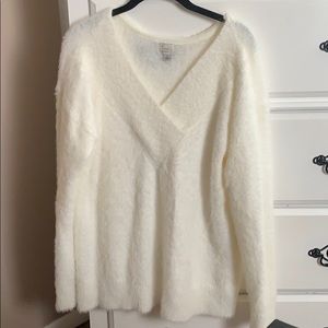Women’s V-neck sweater